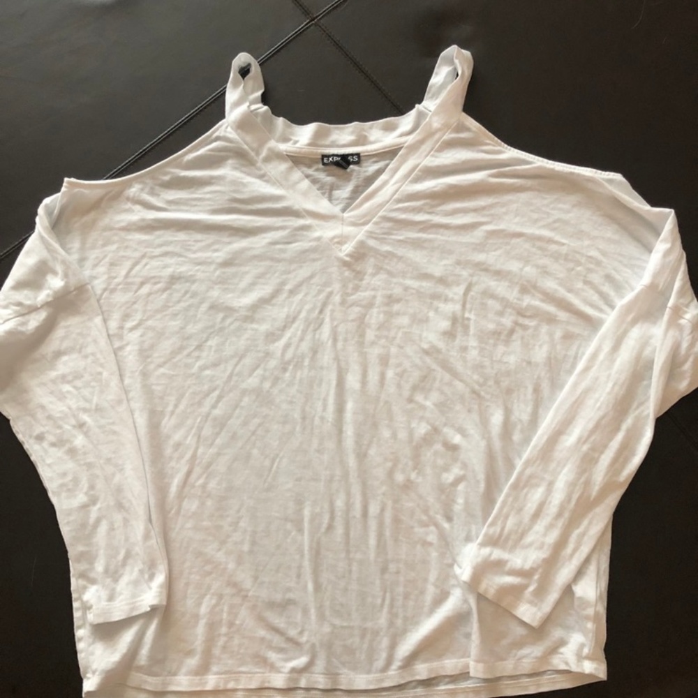 Cold Shoulder 3/4 Sleeve T Shirt- Express